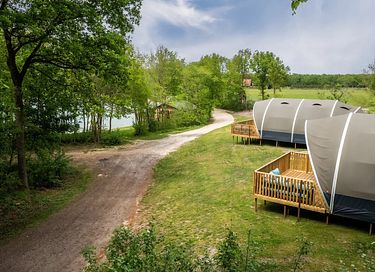 Tente glamping de luxe au bord d'un lac avec vue - 2