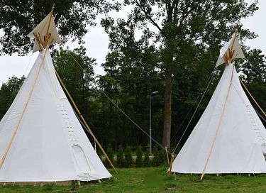 Back to basic in een echte indianentent - 13