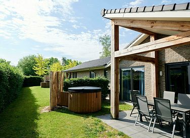 Ferienhaus mit eigenem Jacuzzi (4 Personen) - 4