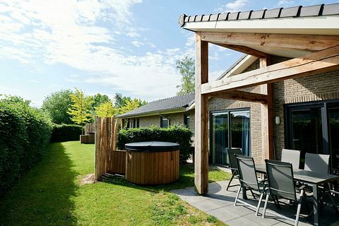 Ferienhaus mit eigenem Jacuzzi (4 Personen) - 4
