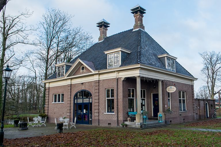 Slapen op de hooizolder van een oud koetshuis - 1