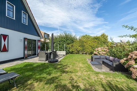 Child-friendly holiday home by the playground - 2