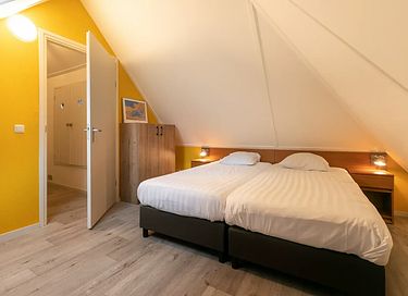 Bungalow with box bed for children - 15