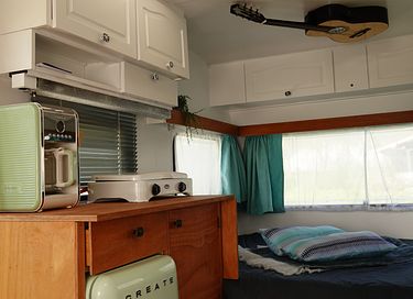 Overnacht in een retro caravan - 3