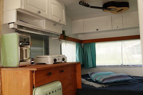 Overnacht in een retro caravan - 3