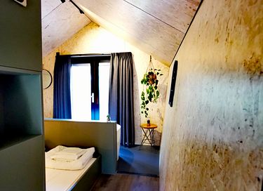 Duurzame design lodge met romantisch bad - 5