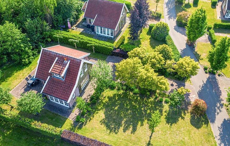 Familievakantiehuis aan een recreatieplas - 1