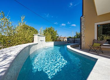 Villa avec piscine située au calme et proche de la mer - 33