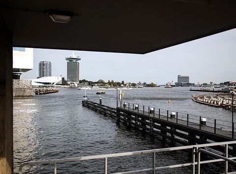 Brugwachtershuisje aan het IJ - Amsterdam - 4