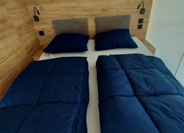 Spacious glamping tent for 4 people in Limburg - 9