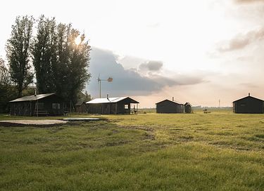 Tent cabin (sleeps 6) in the Groningen countryside - 22