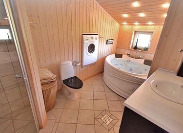 Vakantieverblijf bij het water met jacuzzi - 10