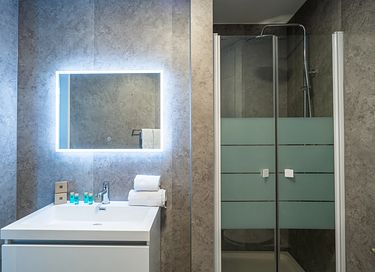 Appartement spacieux avec jacuzzi privé en bord de mer - 19