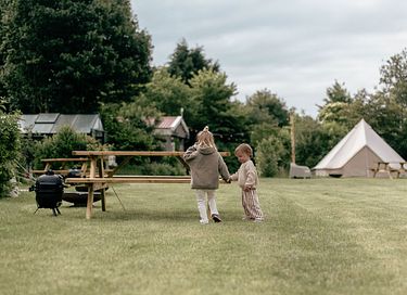 Luxe Glamperen in sfeervol ingerichte tent - 12