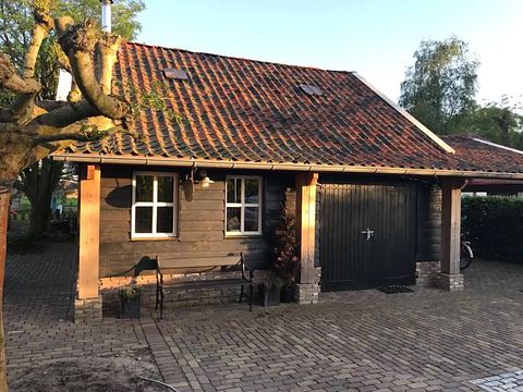 Authentieke stal met kerkelijke balken - 2