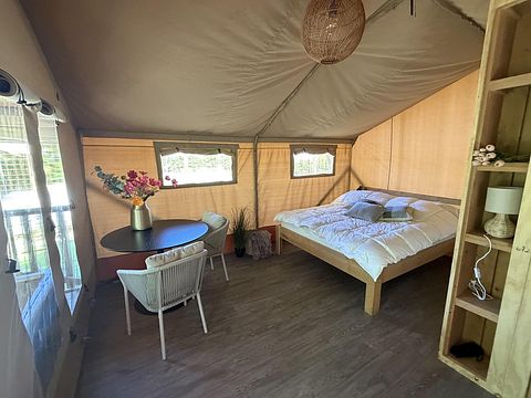 Luxe 2-persoons safaritent met hottub - 3