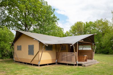 Luxe glamping met stortdouche bij een meer - 4