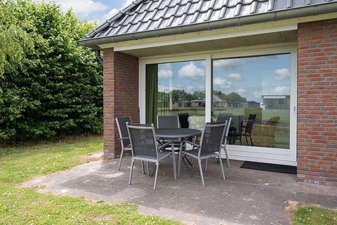 Animal friendly bungalow in Drenthe - 3