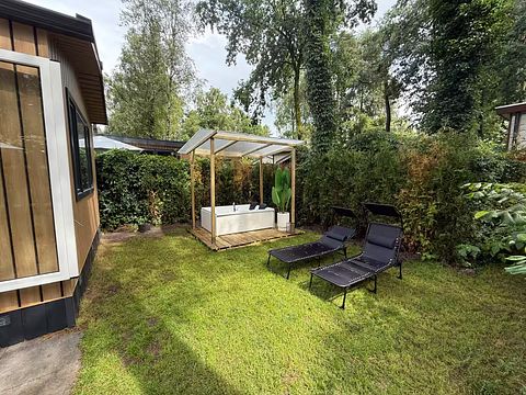 Chalet with spacious garden and jacuzzi - 2