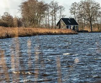 5 pernottamenti da bucket list in Olanda

Dat gaat niet helemaal goed: "overnachtingen" moet volgens de vaste lijst "notti" worden. Correcte vertaling:

5 notti da bucket list speciali in Olanda