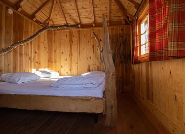 Unique forest cabin with hot tub - 10