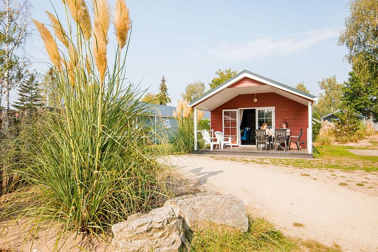 Lodge (4 pers.) aan recreatiemeer in Limburg - 1