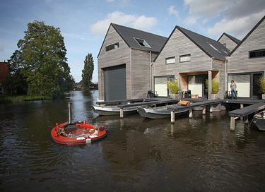Stijlvol vakantiehuis aan het water - 17