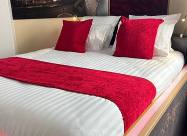 Overnacht in een andere wereld in dit hotel - 40