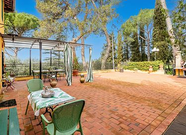 Holiday home with private pool and views - 40