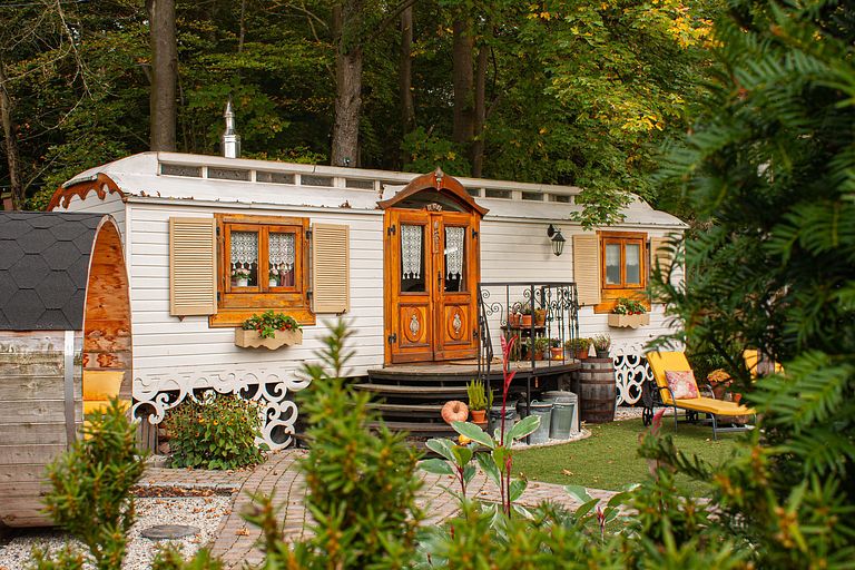 Romantic wagon with luxury private spa - 1