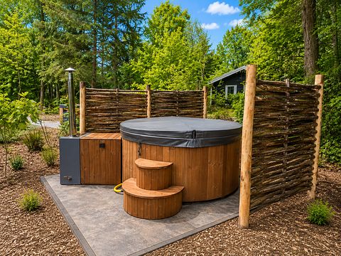 Chalet confortable avec véranda et jacuzzi dans la province de Drenthe - 3