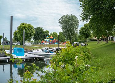 Logement de vacances romantique au bord de l'eau - 16