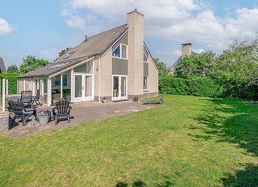 Comfortable home with sauna and garden
