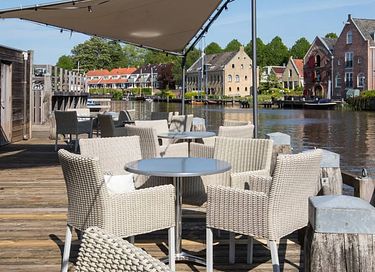 Hotel aan de gracht in historisch Dokkum - 21