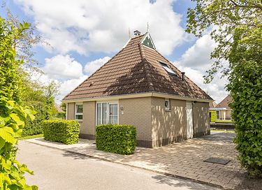 Holiday home (5p) with private dock