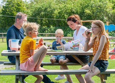 Tente de camping entièrement équipée (5p) - 8