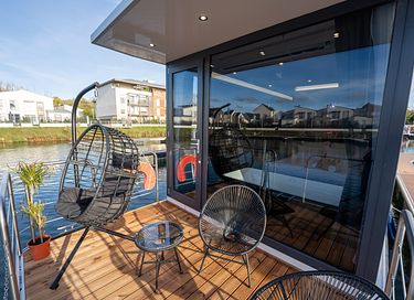 Romantisches Tiny House auf dem Wasser - 3