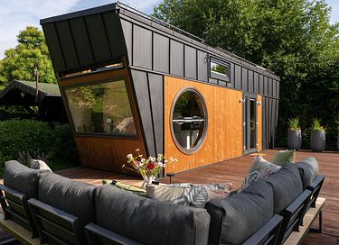 Tiny House with Private Jacuzzi 