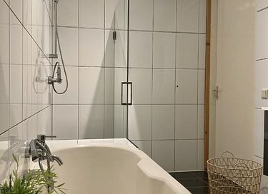Grasgedecktes Haus am Wasser in Groningen - 15