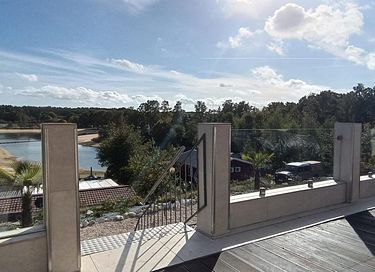 Vakantiehuis met uitzicht op een meer - 4