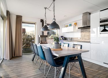 Geräumige Ferienwohnung für 8 Personen am Wasser - 4