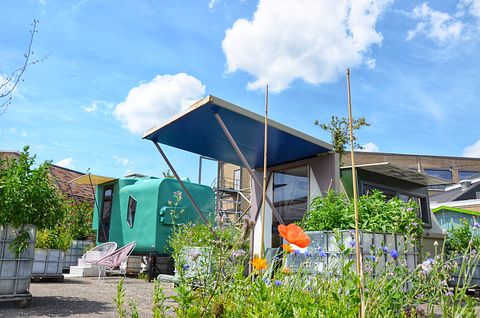 Hoe bizar! Slapen in een vuilcontainer - 4