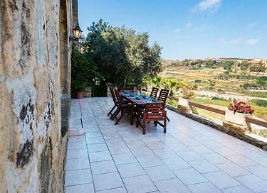 Villa with pool and hot tub in Malta - 19