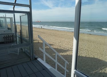 Strandhuisje op het strand bij Vlissingen - 14