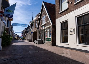 Houseboat op het water met mooi uitzicht  - 28