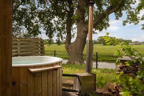 Maison familiale en bois avec jacuzzi - 5