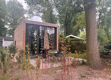 Tiny huisje voor 2 personen bij een mooi meer