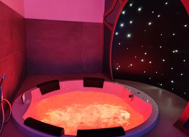 Overnacht in een andere wereld in dit hotel - 53
