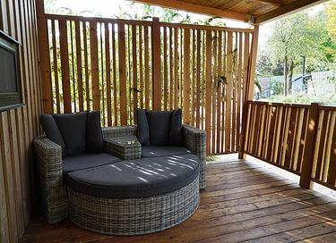 Chalet avec terrasse dans un parc agréable - 14