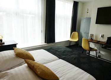 Hotel aan de gracht in historisch Dokkum - 16